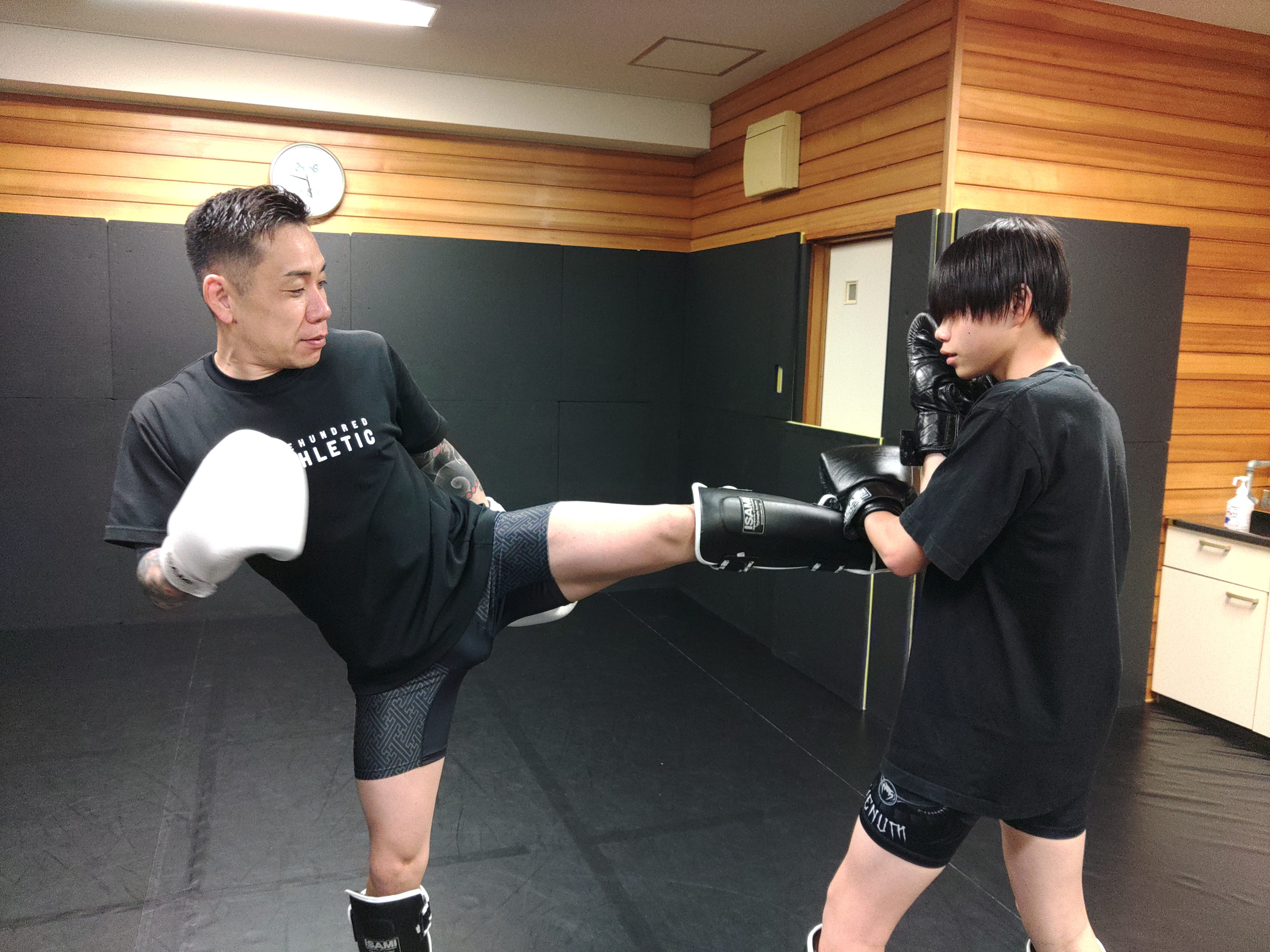 キックボクシングのレッスン | 徳島の格闘技ジムならNEST FIT MMA